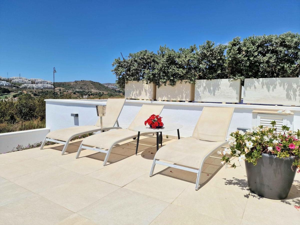 With Sauna Heated Pool And Jardin *