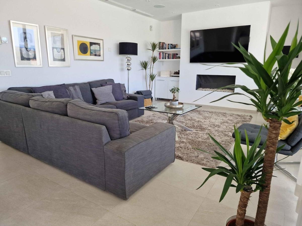 Villa With Sauna Heated Pool And Jardin *