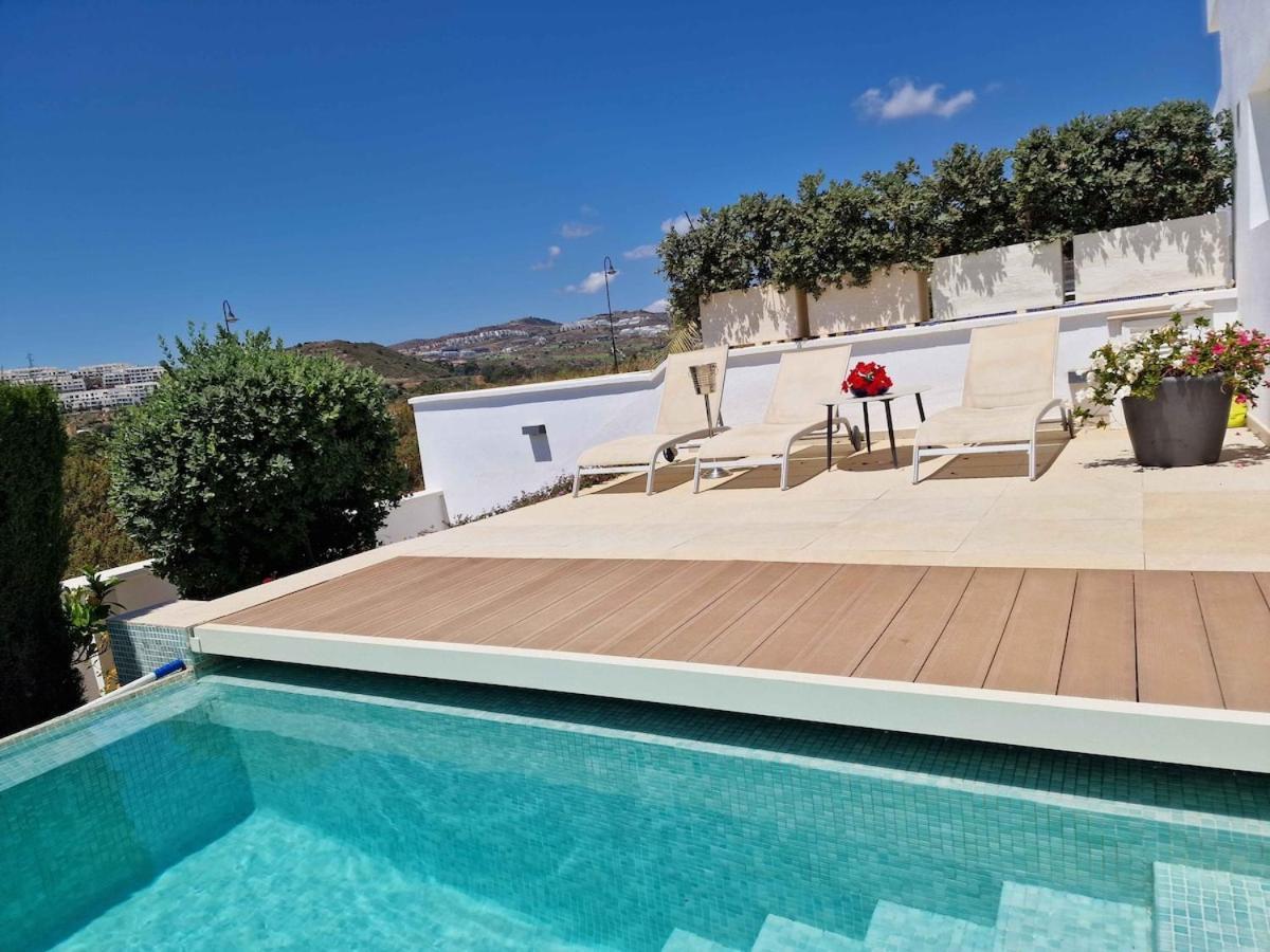 With Sauna Heated Pool And Jardin *